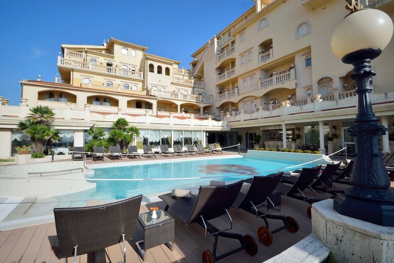 Hellenia Yachting Hotel