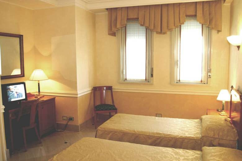 Hellenia Yachting Hotel
