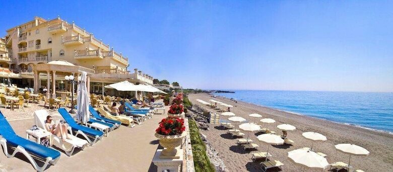 Hellenia Yachting Hotel
