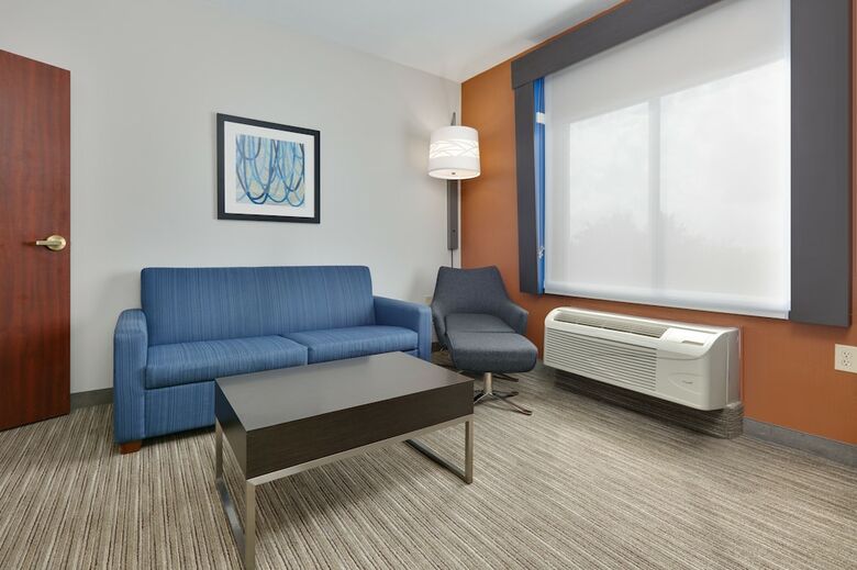 Holiday Inn Express Hotel & Suites Duncanville