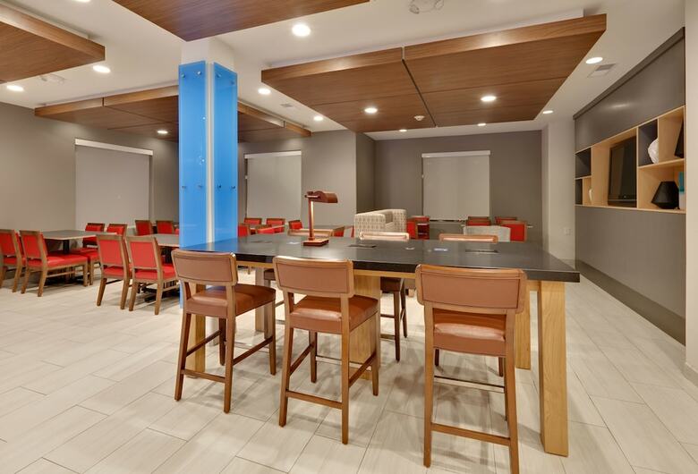 Holiday Inn Express Hotel & Suites Duncanville