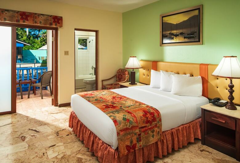 Hotel Toby's Resort