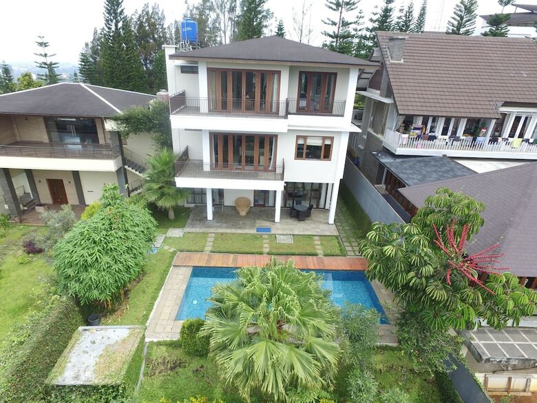 Elok Villa 4 Bedrooms With A Private Pool