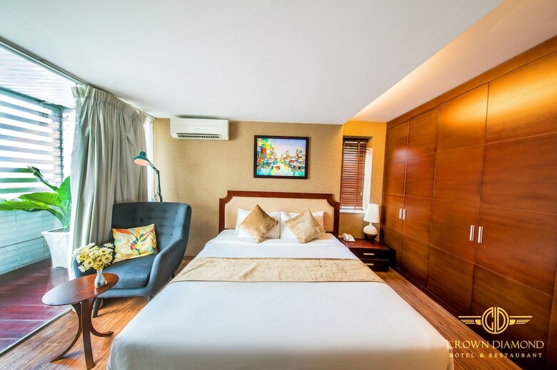Crown Diamond Hotel