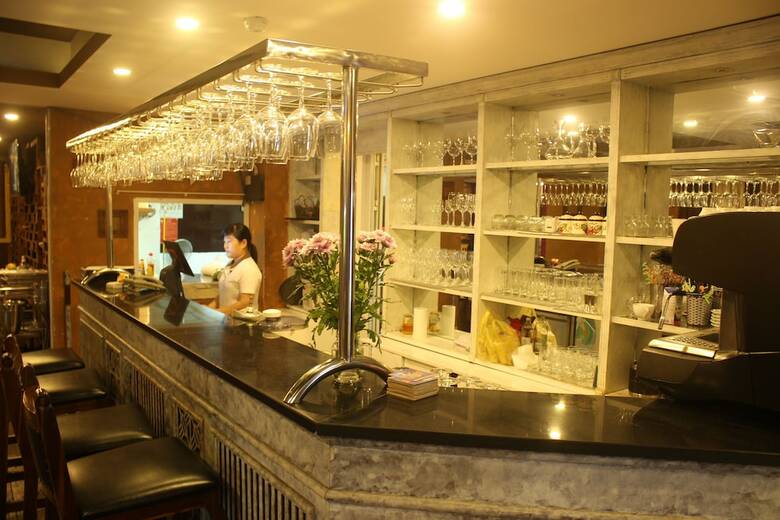 Crown Diamond Hotel