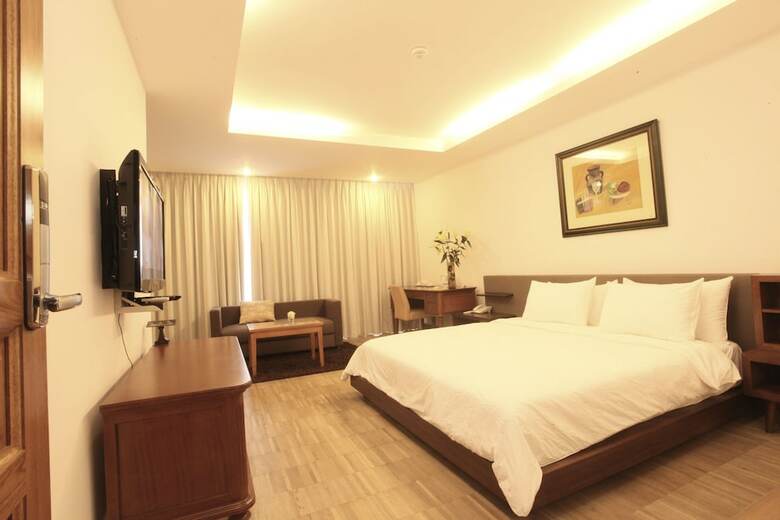Crown Diamond Hotel
