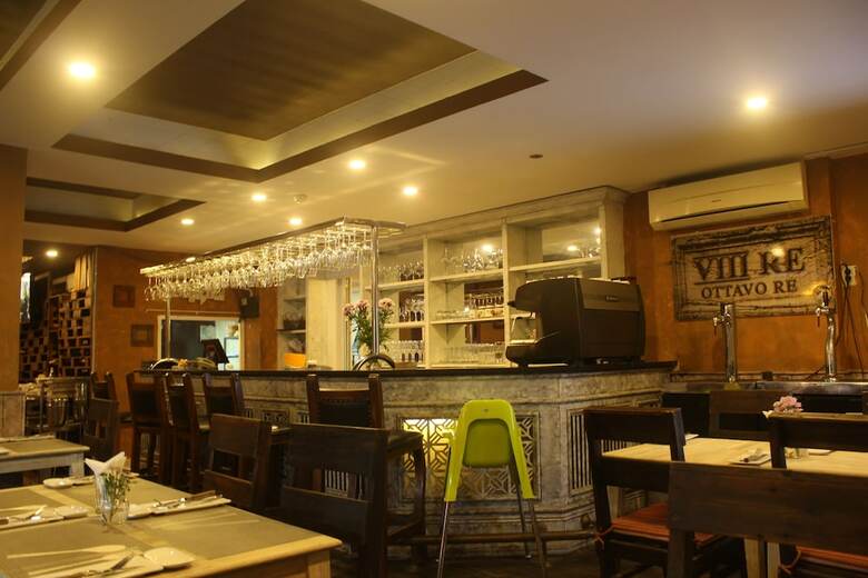 Crown Diamond Hotel
