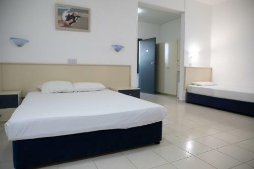West End Hotel