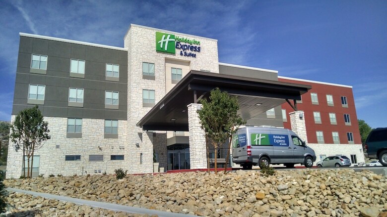 Hotel Holiday Inn Express & Suites Price