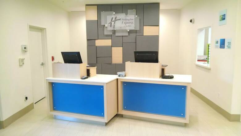 Hotel Holiday Inn Express & Suites Price