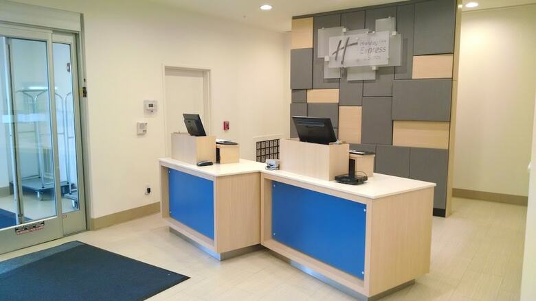 Hotel Holiday Inn Express & Suites Price