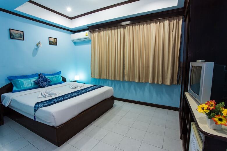 Hotel Grand Orchid Inn