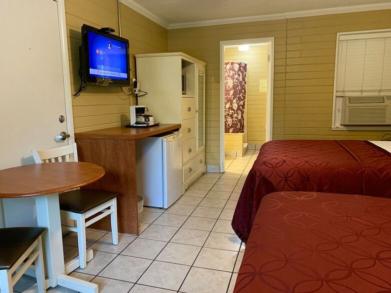 Motel Lakeside Inn And Cafe