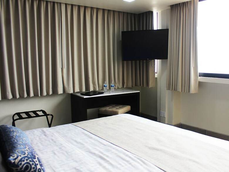 Hotel Corona Plaza