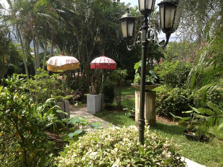 Ban Keaw Villas