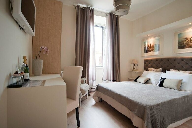 Iulia Guest House