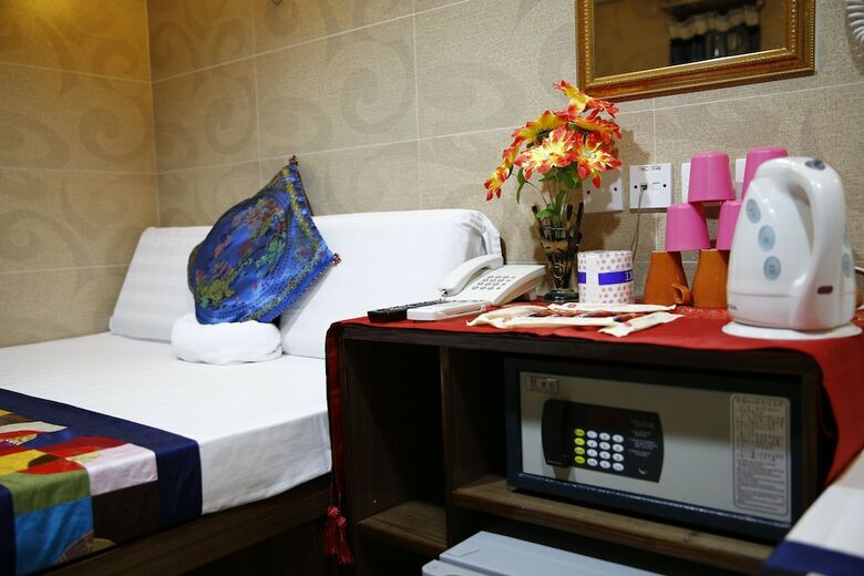 Sandhu Hotel