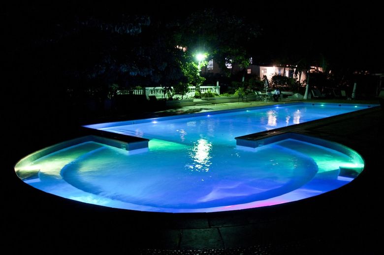 Hotel Wahoo Bay Beach Club & Resort