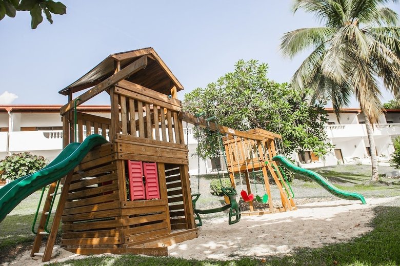 Hotel Wahoo Bay Beach Club & Resort