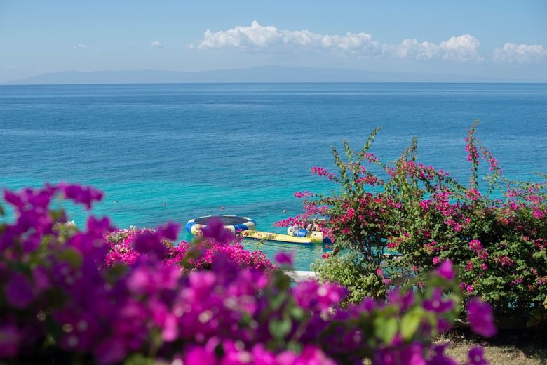 Hotel Wahoo Bay Beach Club & Resort