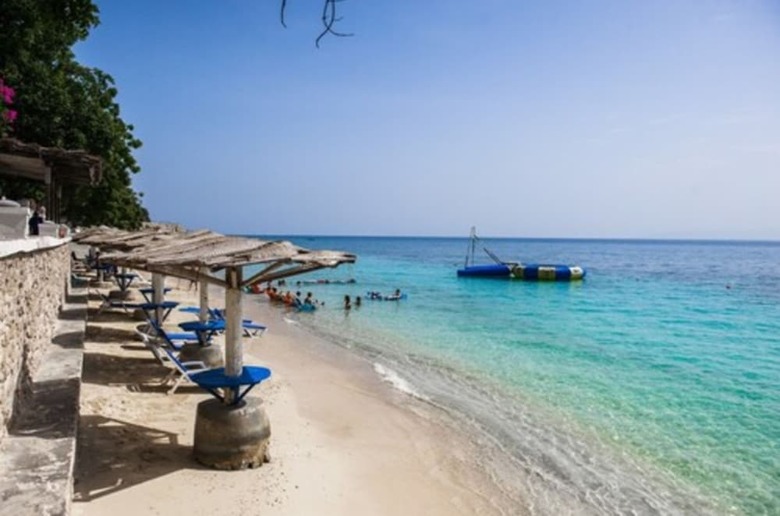 Hotel Wahoo Bay Beach Club & Resort