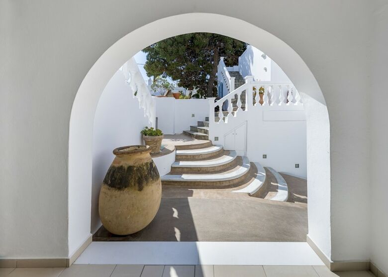 Carbonaki Hotel