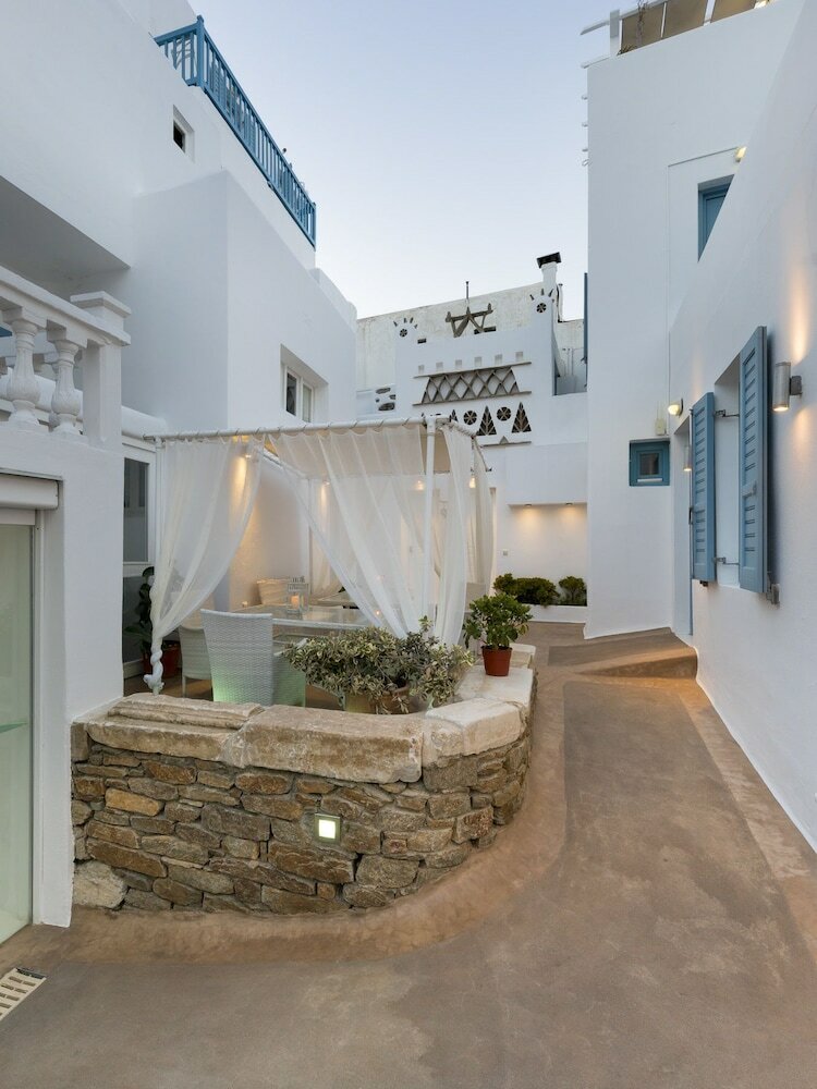 Carbonaki Hotel