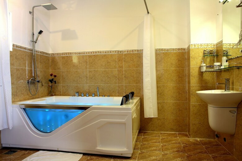 Thien Ha Hotel And Apartment