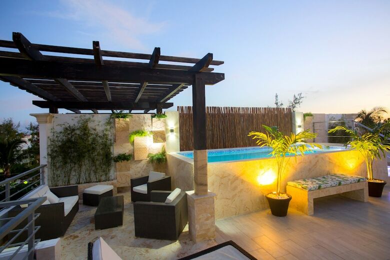 Chateau Del Mar