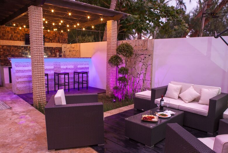 Chateau Del Mar