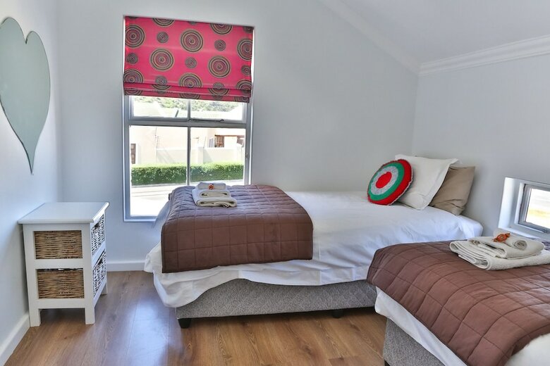 Hotel Abington Manor - Fish Hoek Guesthouse