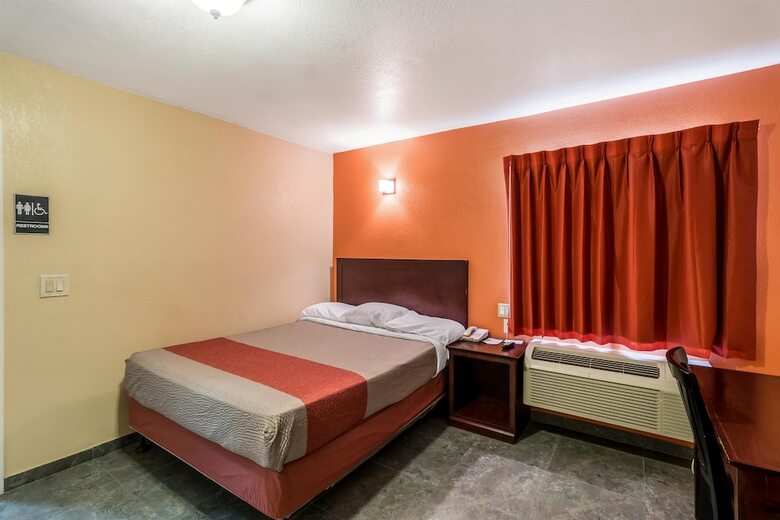 Motel 6 Blythe South