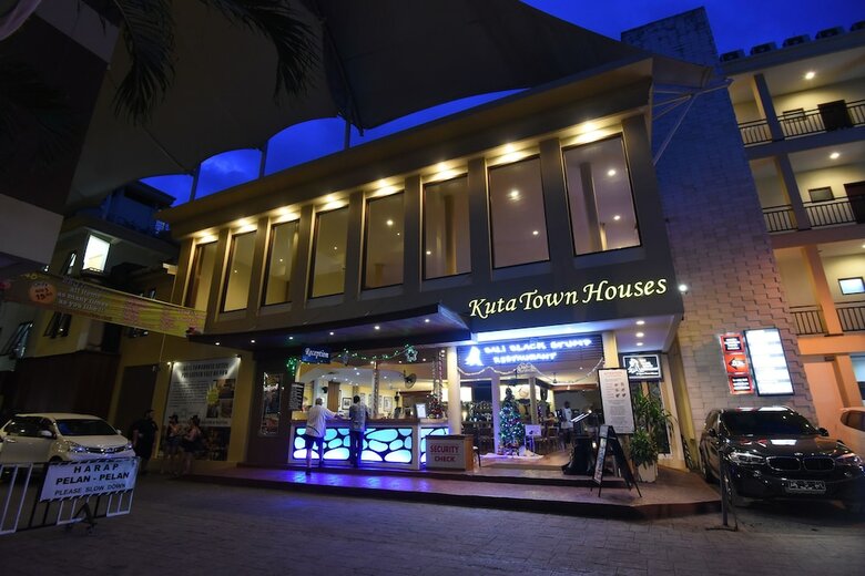Aparthotel Kuta Townhouse Apartments