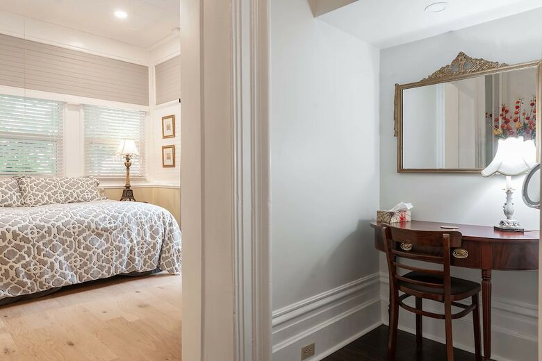 Bed & Breakfast Stone Maiden Inn