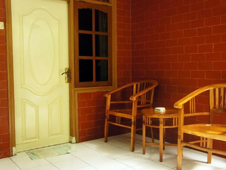 Hotel Waringin Home Stay