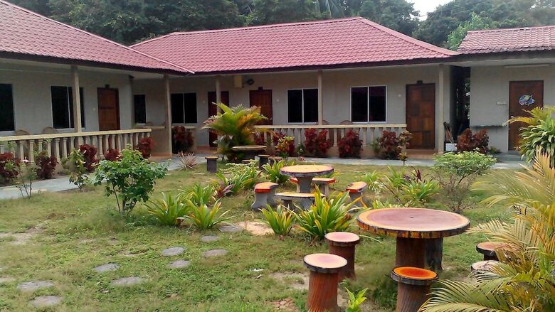 Hotel Purnama Beach Resort