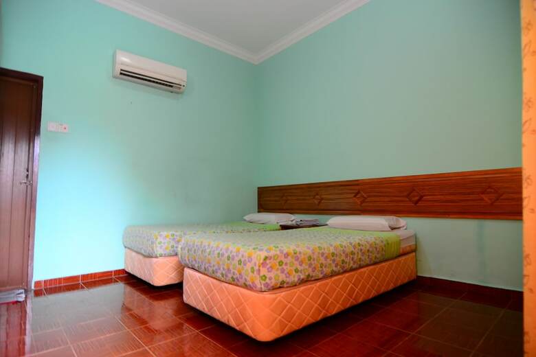 Hotel Purnama Beach Resort