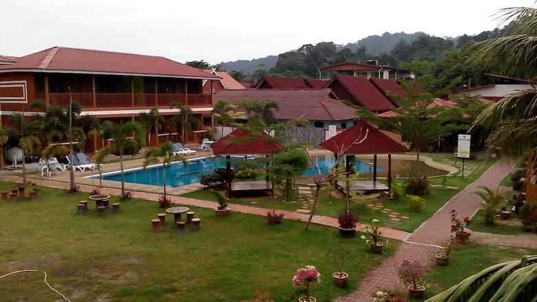 Hotel Purnama Beach Resort