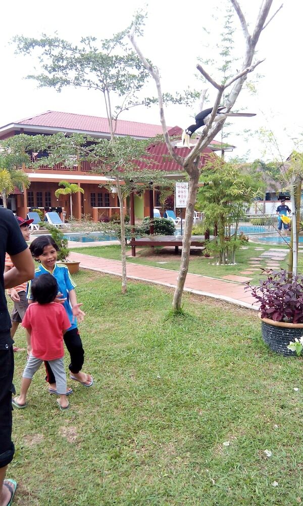 Hotel Purnama Beach Resort