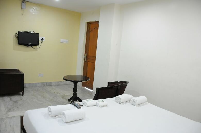 Hotel Lloyds Guest House - Us Consulate