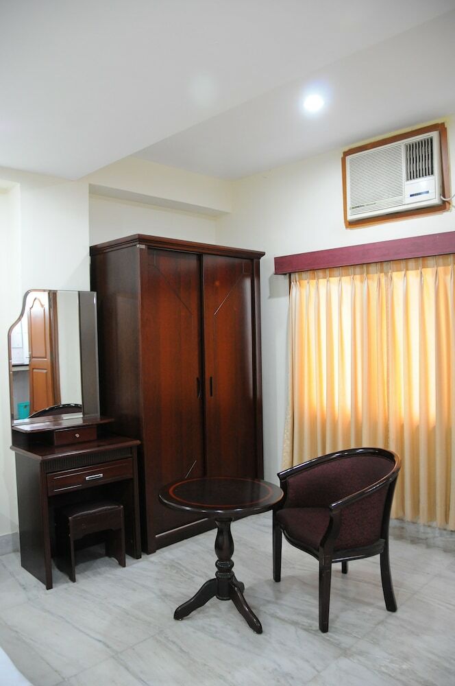 Hotel Lloyds Guest House - Us Consulate