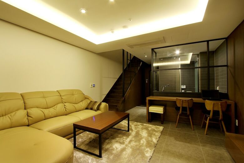 R.lee Suite Hotel Songdo