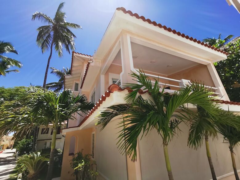 Villa Los Corales Tropical Beach Resort & Spa