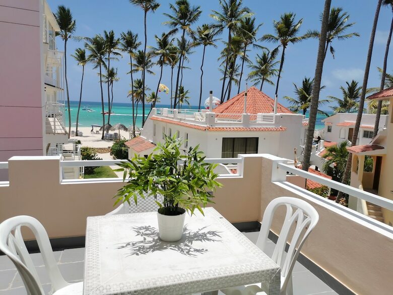 Villa Los Corales Tropical Beach Resort & Spa