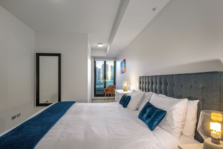 Waterfront Melbourne Apartments