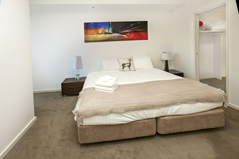 Waterfront Melbourne Apartments