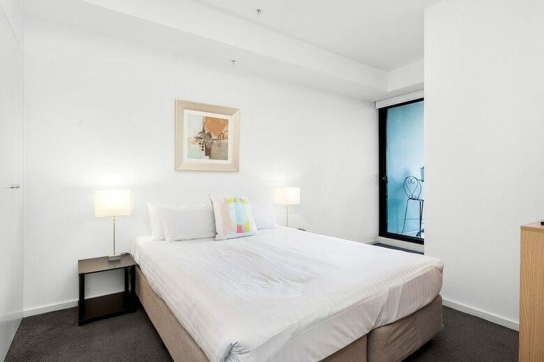 Waterfront Melbourne Apartments