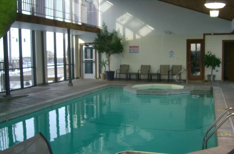 Hotel Quails Nest Inn And Suites