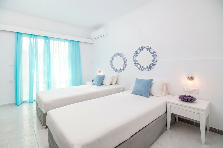 Hotel Tinas Plus - Ex Tinas Studios