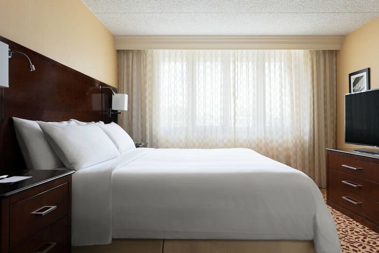 Hotel Long Island Marriott
